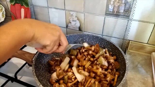 Как вкусно пожарить опята. Без отваривания. смотреть онлайн