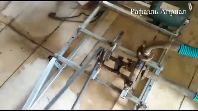 Как сделать насос без электричества из канистры смотреть онлайн
