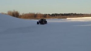 Вездеход Хищник по наледи