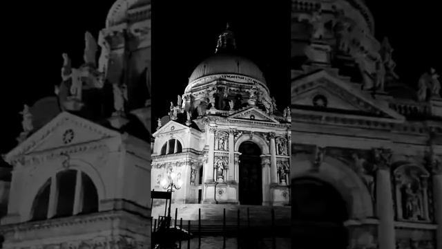 Black and White Basilica Santa Maria della Salute, Venezia, Italia смотреть онлайн