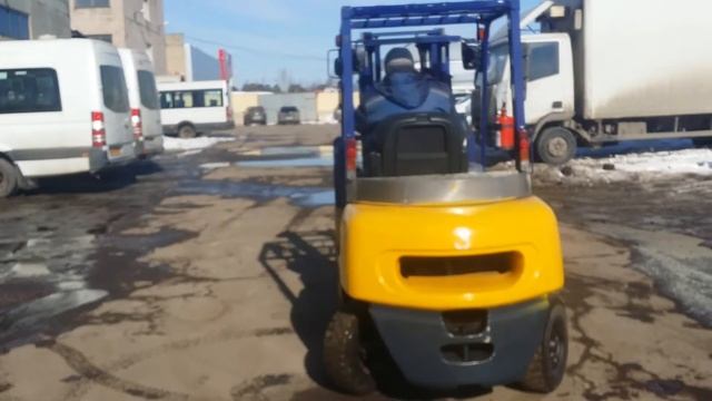 2,5 тонн дизельный вилочный погрузчик Komatsu FD25T-14 смотреть онлайн