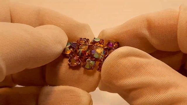Находки с блошиного рынка с аврора бореалис-  винтаж: чешская и австрийская бижутерия.
