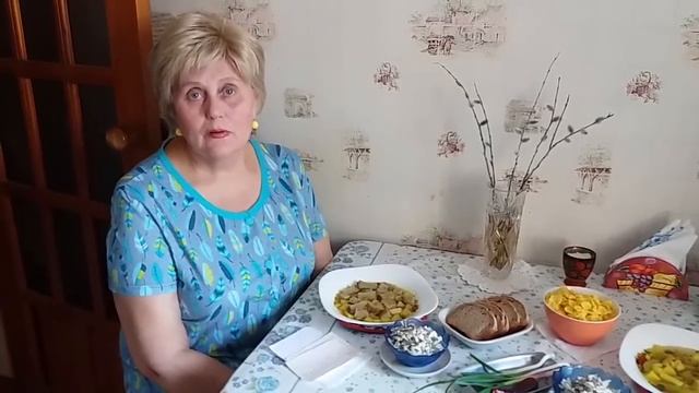 Про топленое масло. Про рыбу в колодце. Обедаем...