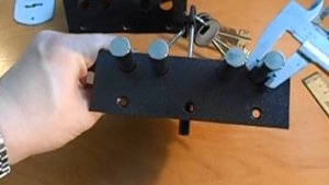 Замок гаражный, накладной МЕТТЕМ ЗН4 090.0.0