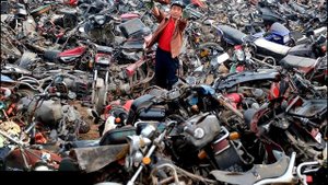 СВАЛКА БРОШЕННЫХ МОТОЦИКЛОВ и СКУТЕРОВ!!!