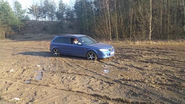 ПРАВильнЫЙ РУЛЬ. No 14. "Mazda Familia 4wd в глубокой грязи". #правильныйруль