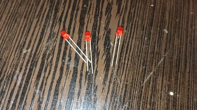 DIY Kit радіоконструктор SH-E 879 електронний годинник з універсальним живленням на 78L05 смотреть онлайн