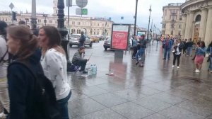 Ритмы города. Уличный барабанщик. Петербург