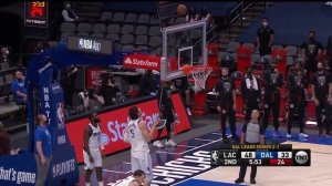 Boban Marjanovic gets Dallas crowd hyped after getting ball down 😂