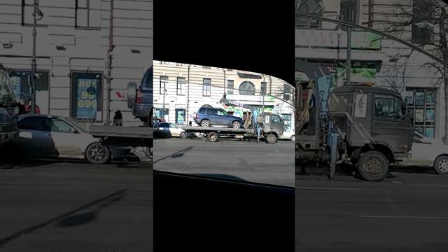 Кто и куда ? эвакуируют машины воВладивостоке