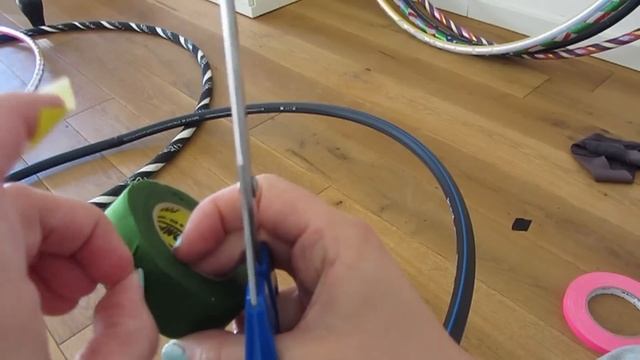 Hoop Tutorial Deutsch: "Decorate, Tape a Hula Hoop" смотреть онлайн
