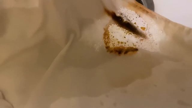 Стираю пятно от йода на детском одеяле с помощью отбеливателя SA8 смотреть онлайн