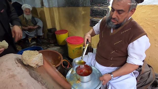Peshawar Siri Paye | Sher Muhammad Paye Farosh | Bong Paye Street Food Pakistan
