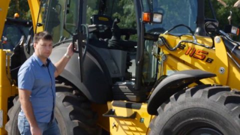 Как выбрать экскаватор-погрузчик