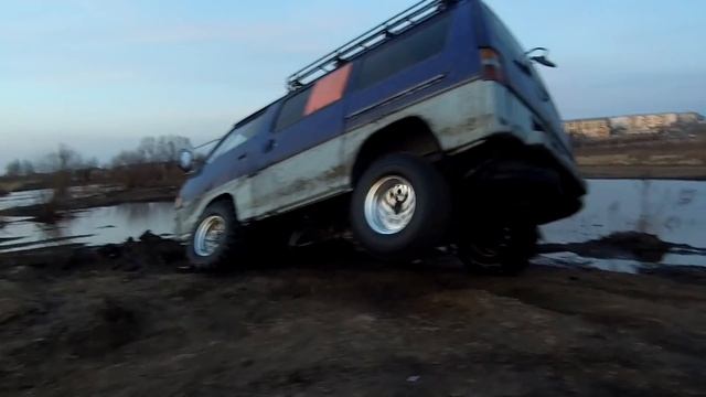 Злая Mitsubishi Delica на 31-х Forward Safari 500!!! УАЗ, Terrano, Datsun, Pajero 3. OffRoad смотреть онлайн