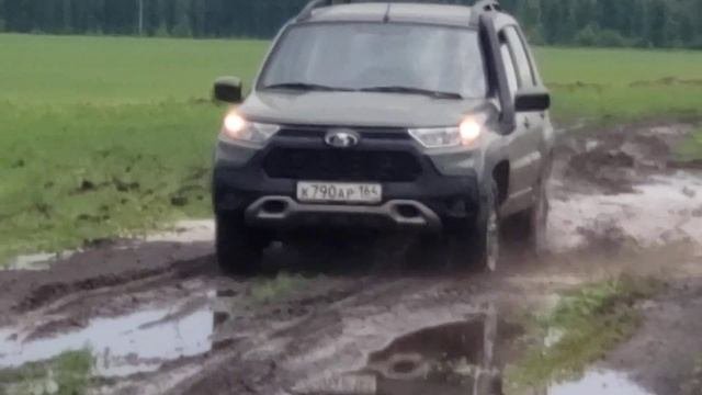 Новая Нива в грязи(3) #LadaNivaTrevel