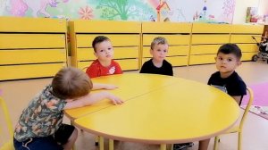 Сиреневая (старшая группа) рисование "осенние деревья"