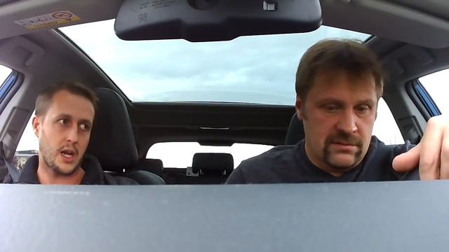 Новая Toyota Auris Hybrid на полном фарше!
