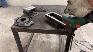 мощные тиски для гаража.