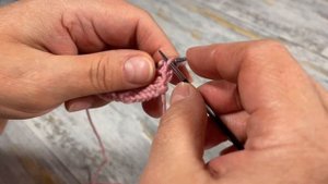 Узоры спицами. Рельефные треугольники. Knitting patterns. Embossed triangles.