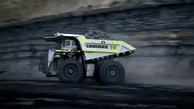 Самый большой карьерный самосвал смотреть онлайн