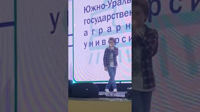 Глеб Пономарев "На часах ноль-ноль" автор и компазитор- М.Засидкевич, И.Засидкевич. смотреть онлайн