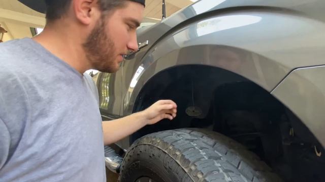 FORD F-150 MIC-TUNING ROCK LIGHTS INSTALL смотреть онлайн