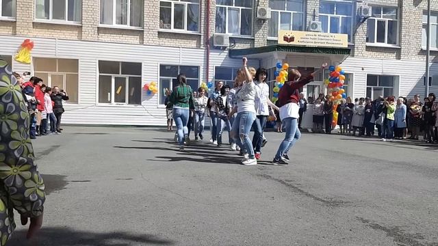 Последний звонок 2019. 9класс школа 48 Тюмень. смотреть онлайн