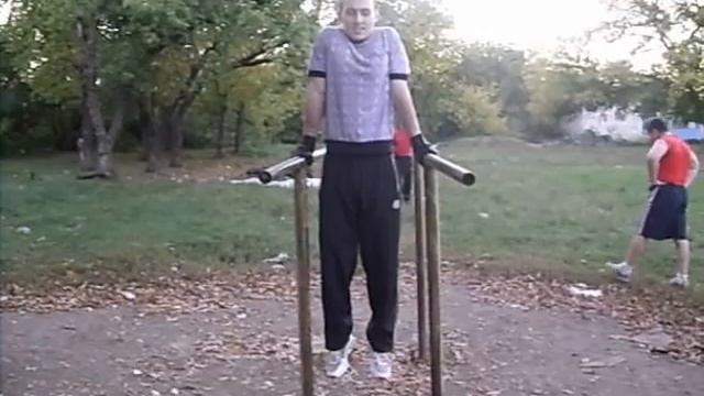 Отжимания на брусьях 102 раза 01.10.12 смотреть онлайн