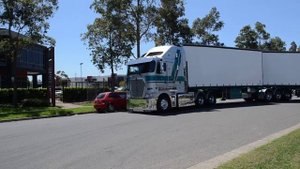 Innaimo Kenworth K200.mp4