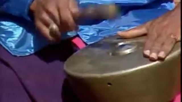 1985 - Индонезийские музыкальные инструменты
