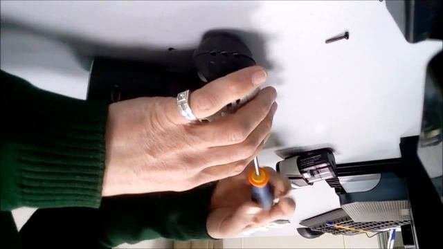Аккумуляторный шуруповёрт DEXTER 12v Li-ion,чтовнутри.