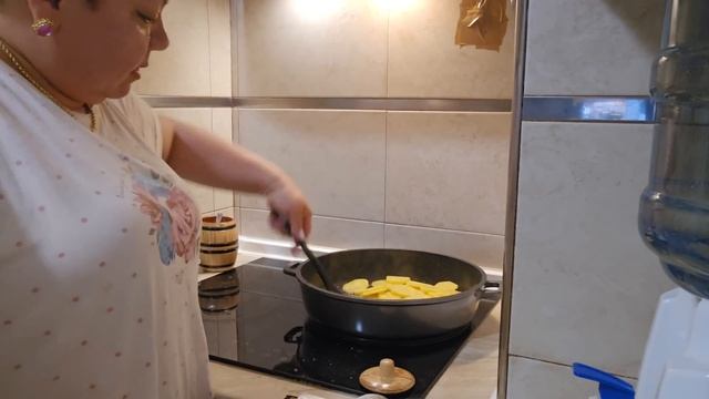 Вышла на работу /Пришла домой и так разозлить меня может только он .Вот зла не хватает смотреть онлайн