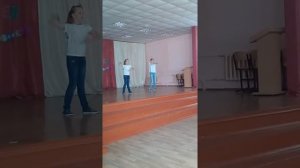Очень прикольный танец , на день учителя
