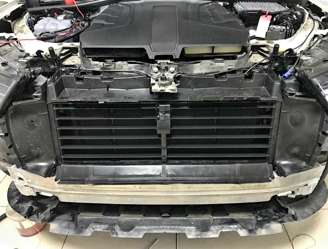 Дополнительные жалюзи радиатора Audi A4 8W, A5 8W, Q3 F3 , Q5FY ,Q74M, Q8, Cayenne.audi-upgrade