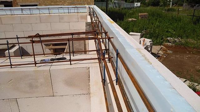 Опалубка под армопояс из перегородочных блоков