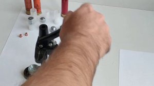 Как извлечь капсюль из гильзы на УПС-7