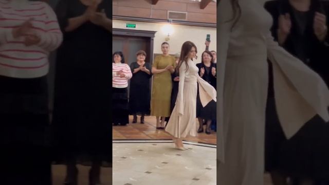 Две идеальные красавицы покорили свадьбу #weddingdance #wedding