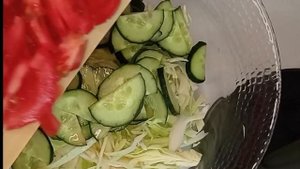 Салат из свежих овощей.