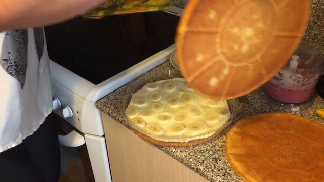 Торт без выпечки с черной смородиной и зефиром смотреть онлайн