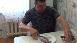 ХРИУС - по СИБИРСКИ (как содрать шкуру с хариуса правильно и быстро)