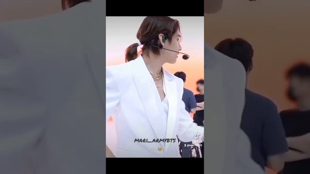 ?Taehyung?самая яркая звезда во вселенной..