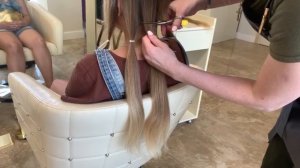 Обрезала волосы коротко!