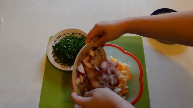 Простой салат с редиской и яйцом за 5 минут\A simple salad with radish and eggs for 5 minutes