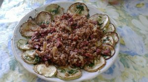 Гречка с болгарским перцем и колбасой в мультиварке кулинарный рецепт.