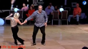 ✔ КАКАЯ КРАСИВАЯ ПЕСНЯ !! И ТАНЕЦ