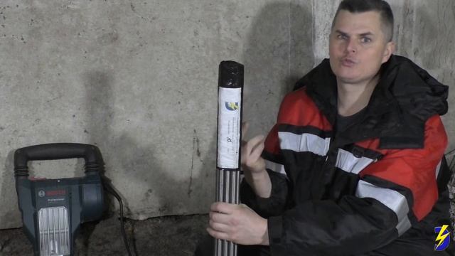 Монтаж контура заземления в подвале с низким потолком.