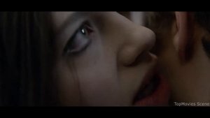 Это из за того что у тебя встает на меня? Тёмное зеркало (2018) Момент из фильма