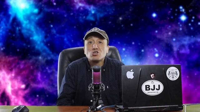 Казахам ЗАПРЕЩАЮТ МЕНЯТЬ АЛФАВИТ Россияне! Кириллица ИЛИ Латиница