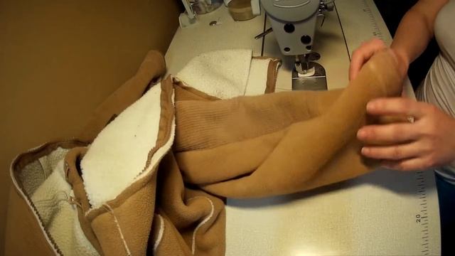 Подшиваем длинный рукав флисовой куртки.Арифметика шитья. смотреть онлайн